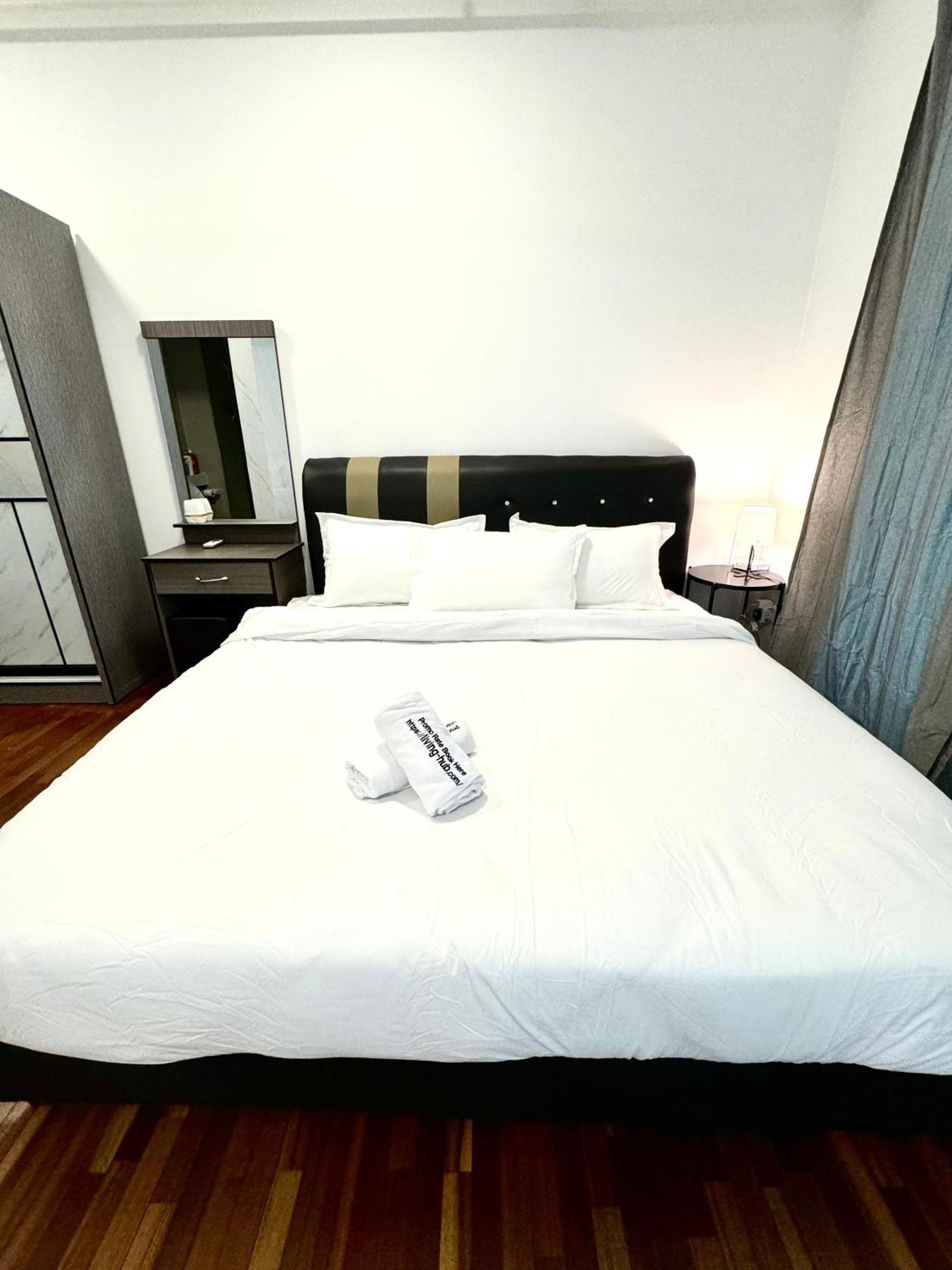 Loft Design Nr Midvalley 4pax Apartemen