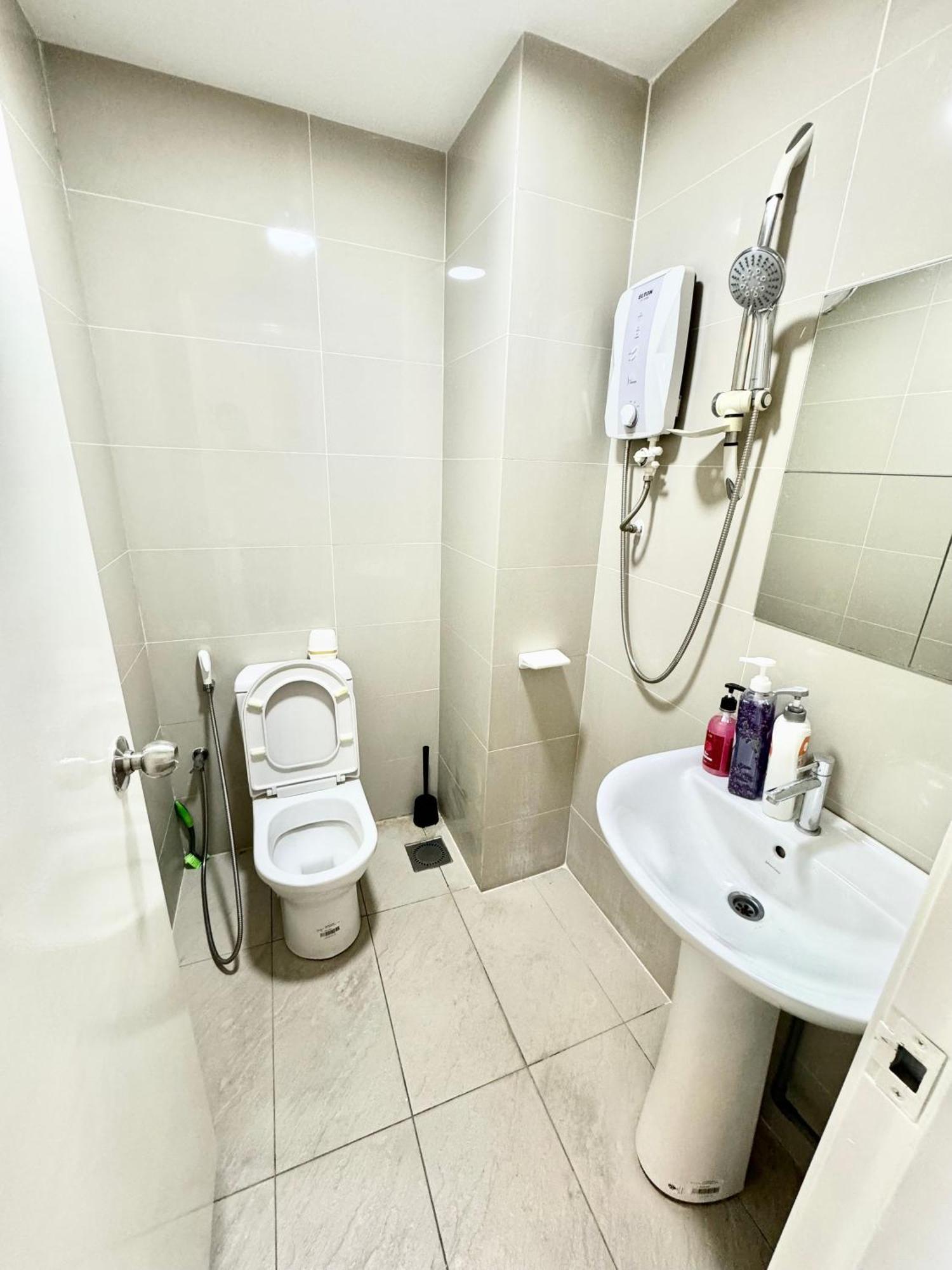 Loft Design Nr Midvalley 4pax Pangsapuri Kuala Lumpur